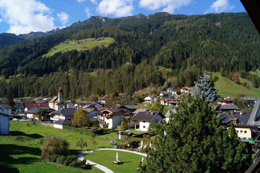 Ferienhaus Bergblick フルプメス 部屋 写真